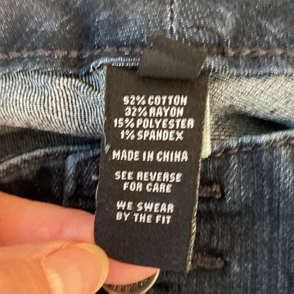 Torrid dark wash high-rise stretchy jeggings, size 20t - Picture 12 of 13